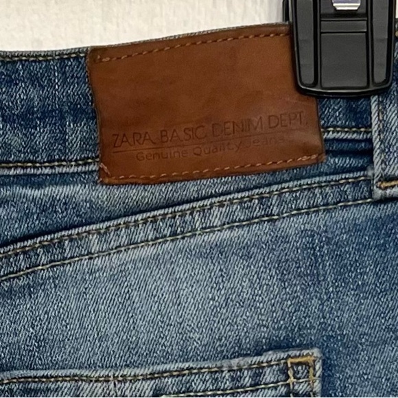 Zara Denim Shorts - Picture 2 of 4